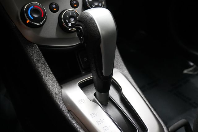 2020 Chevrolet Sonic 4dr Sedan LT - 22935418 - 17