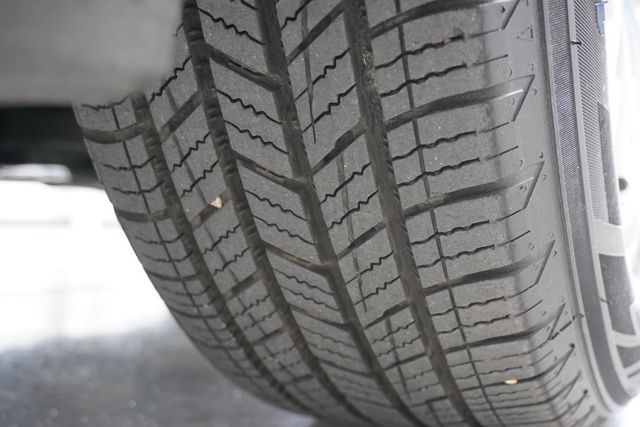 2020 Chevrolet Sonic 4dr Sedan LT - 22935418 - 24