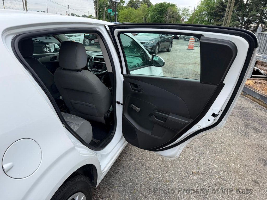 2020 Chevrolet Sonic 5dr Hatchback LT w/1SD - 23019767 - 10