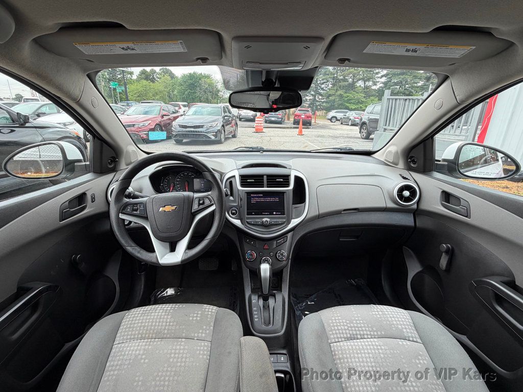 2020 Chevrolet Sonic 5dr Hatchback LT w/1SD - 23019767 - 12