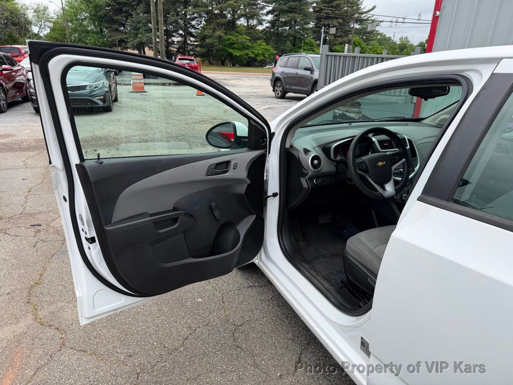 2020 Chevrolet Sonic 5dr Hatchback LT w/1SD - 23019767 - 8