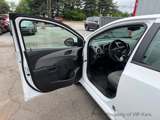 2020 Chevrolet Sonic 5dr Hatchback LT w/1SD - 23019767 - 8