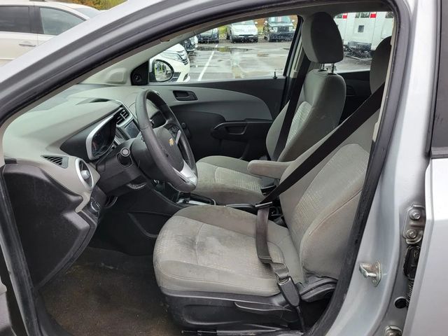 2020 Chevrolet Sonic LT Hatchback 4D - 23032406 - 0