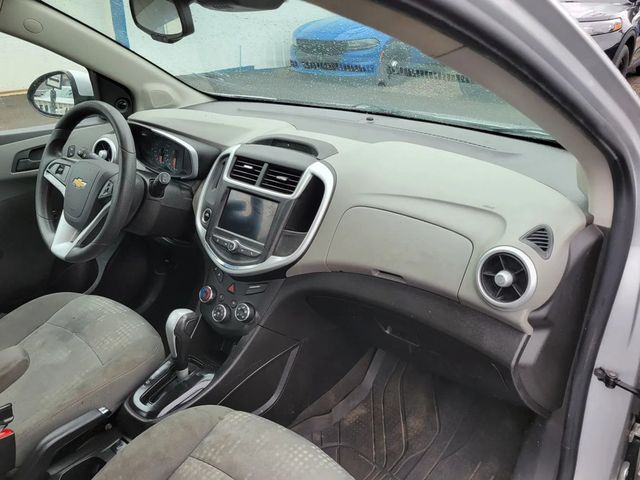 2020 Chevrolet Sonic LT Hatchback 4D - 23032406 - 8