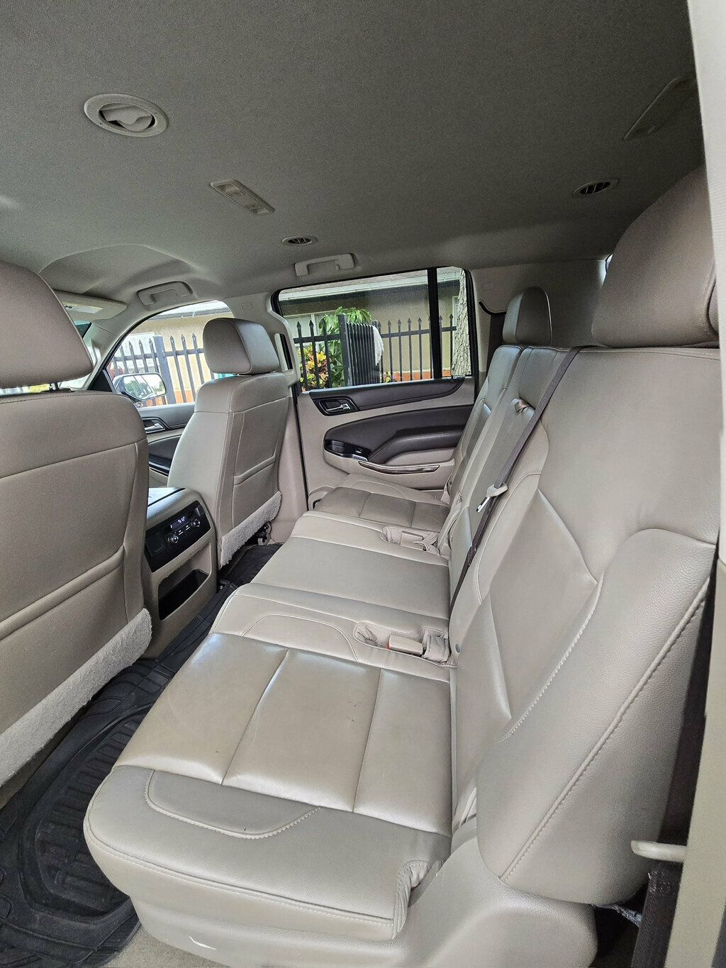 2020 Chevrolet Suburban  - 23070033 - 14