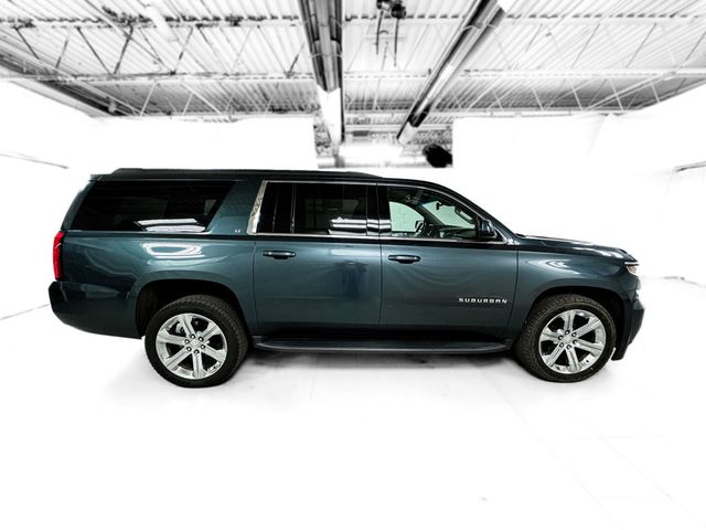 2020 Chevrolet Suburban LT 4WD - 22941685 - 6