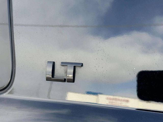 2020 Chevrolet Suburban LT 4x4 4dr SUV - 22977678 - 15