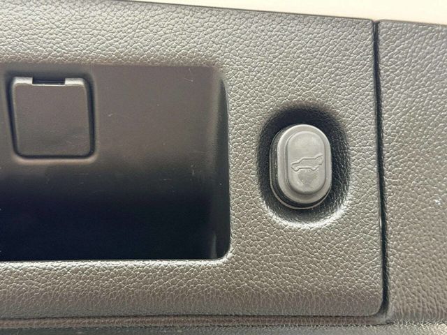 2020 Chevrolet Suburban LT 4x4 4dr SUV - 23043950 - 8