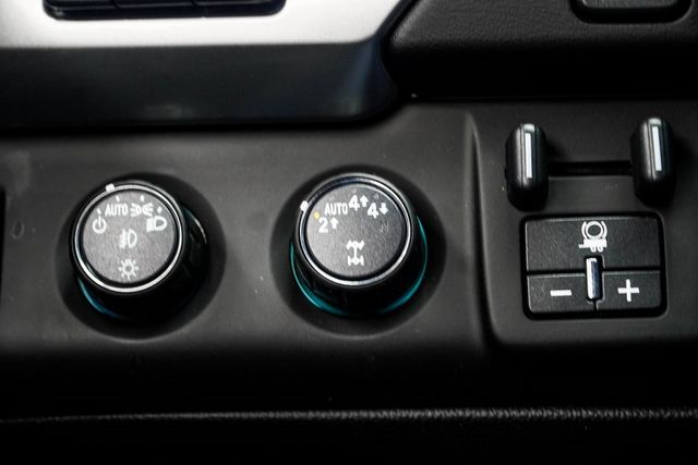 2020 Chevrolet Suburban Premier - 22980918 - 30