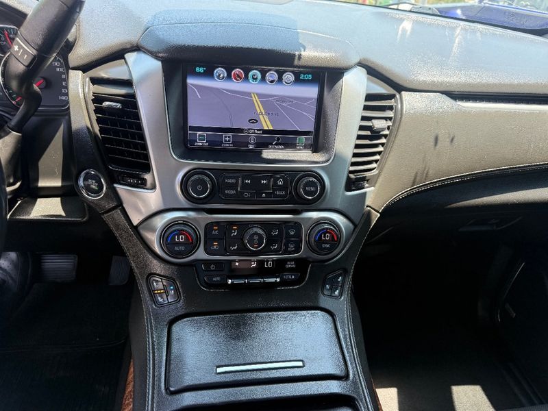 2020 Chevrolet Suburban Premier - 22886555 - 25