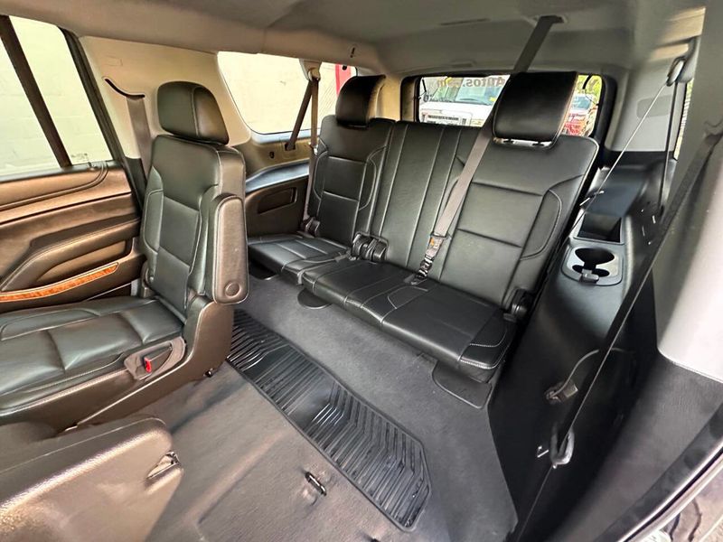 2020 Chevrolet Suburban Premier 4x4 4dr SUV - 22884311 - 23
