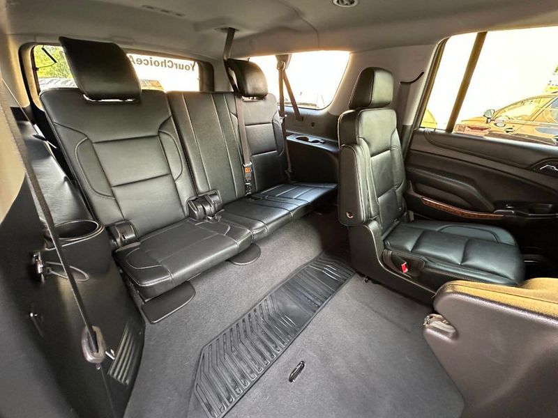 2020 Chevrolet Suburban Premier 4x4 4dr SUV - 22884311 - 25
