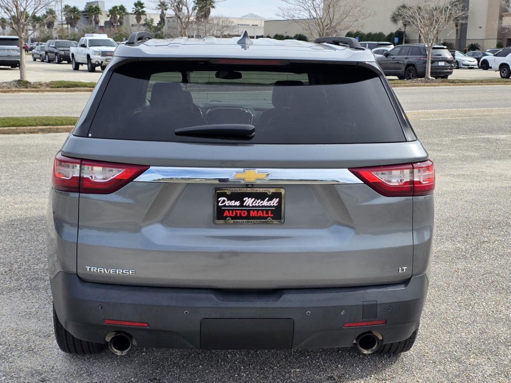 2020 Chevrolet Traverse Leather photo 2