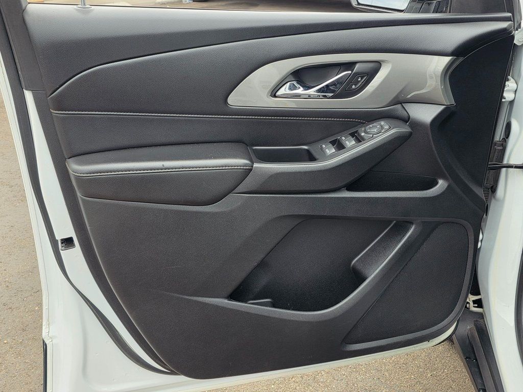 2020 Chevrolet Traverse LS - 22945722 - 21