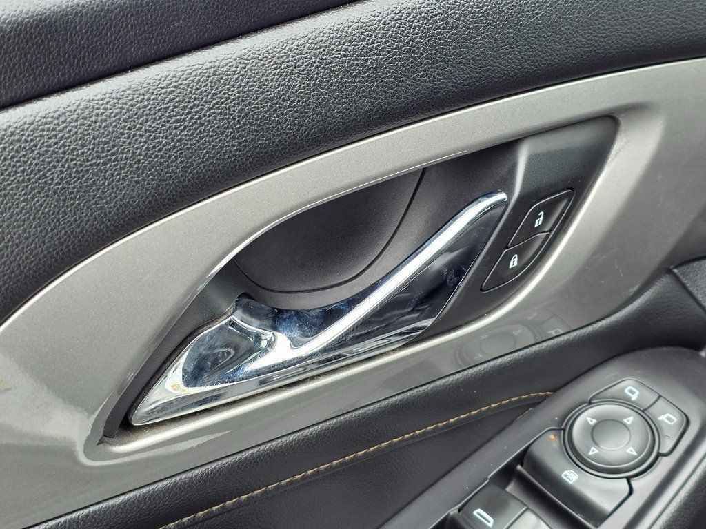 2020 Chevrolet Traverse LS - 22945722 - 23