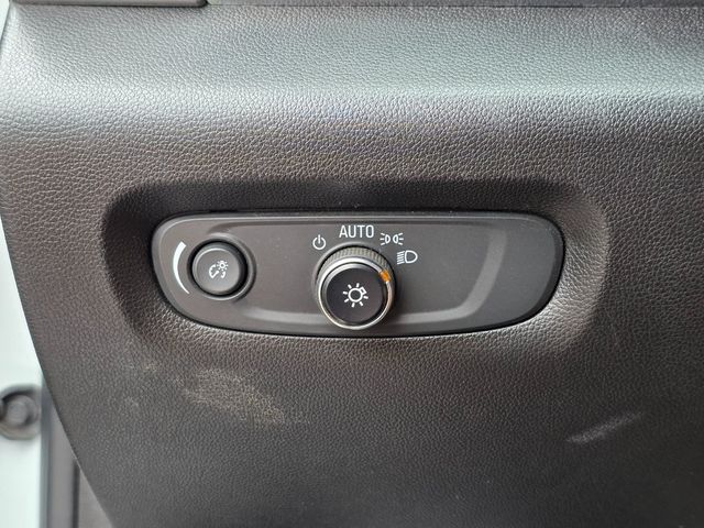 2020 Chevrolet Traverse LS - 22945722 - 39