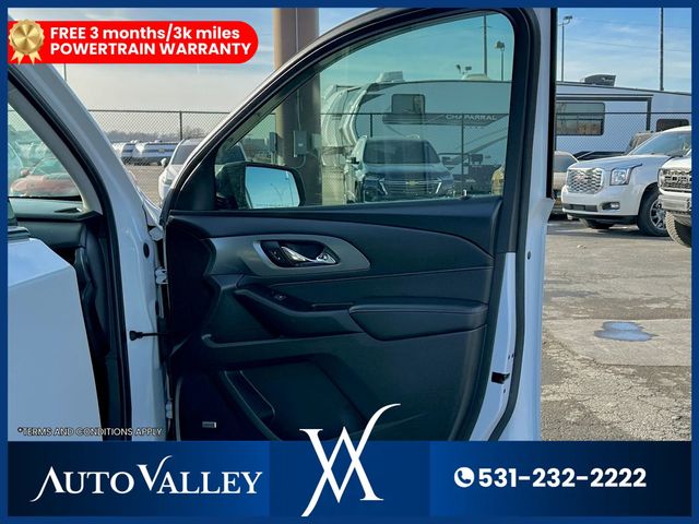 2020 Chevrolet Traverse Premier Sport Utility 4D - 22979121 - 17