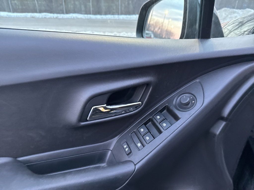 2020 Chevrolet Trax AWD 4dr LS - 22962274 - 10