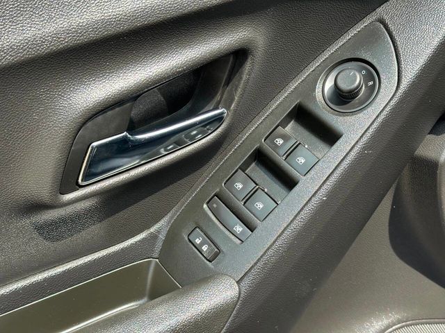 2020 Chevrolet Trax AWD 4dr LS - 22870077 - 10