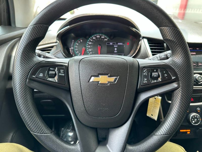 2020 Chevrolet Trax AWD 4dr LS - 22870077 - 24