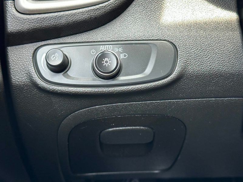 2020 Chevrolet Trax AWD 4dr LS - 22870077 - 29