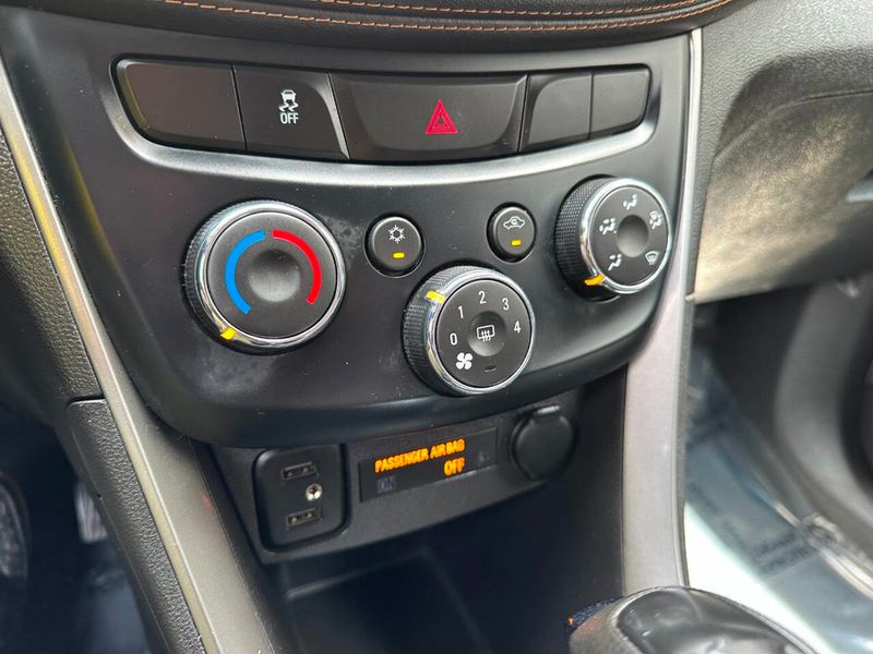 2020 Chevrolet Trax AWD 4dr LS - 22870077 - 35