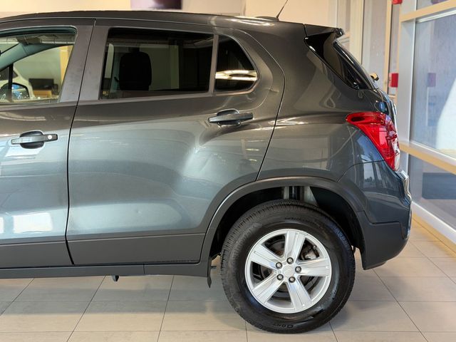 2020 Chevrolet Trax AWD 4dr LS - 23075787 - 8