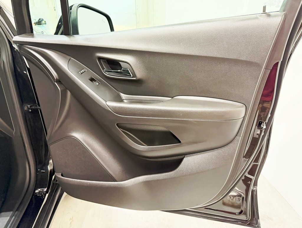 2020 Chevrolet Trax AWD 4dr LT - 22919300 - 30