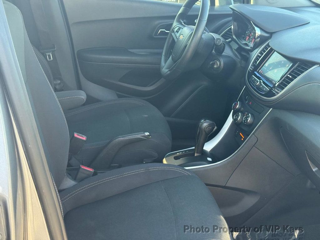 2020 Chevrolet Trax LS photo 11