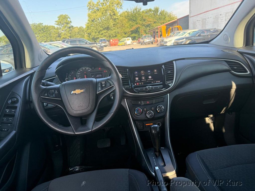 2020 Chevrolet Trax LS photo 13