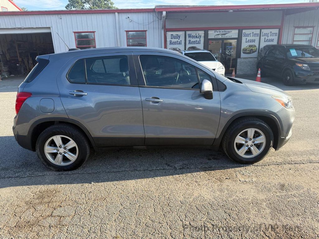 2020 Chevrolet Trax LS photo 3