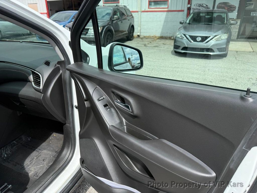 2020 Chevrolet Trax LS photo 11