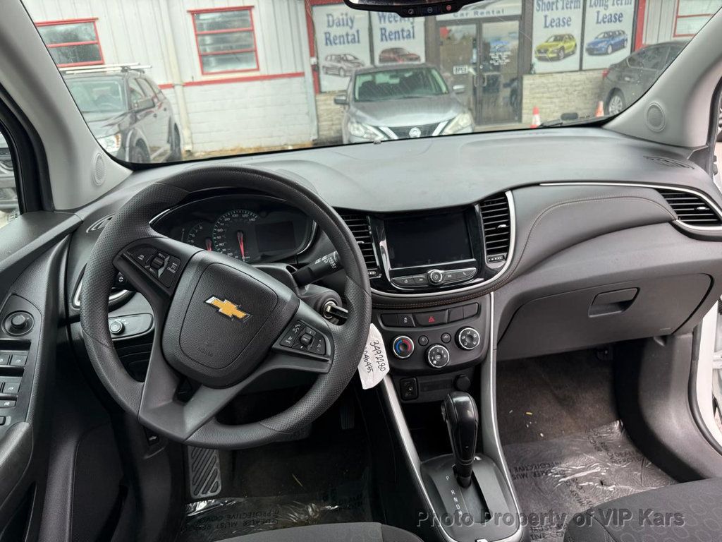 2020 Chevrolet Trax LS photo 17