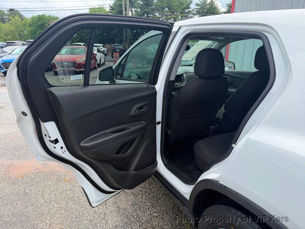 2020 Chevrolet Trax FWD 4dr LS - 23031846 - 9