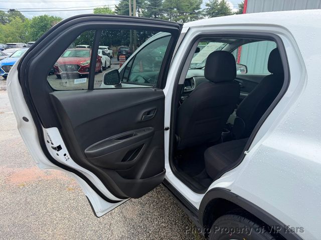 2020 Chevrolet Trax FWD 4dr LS - 23031846 - 9