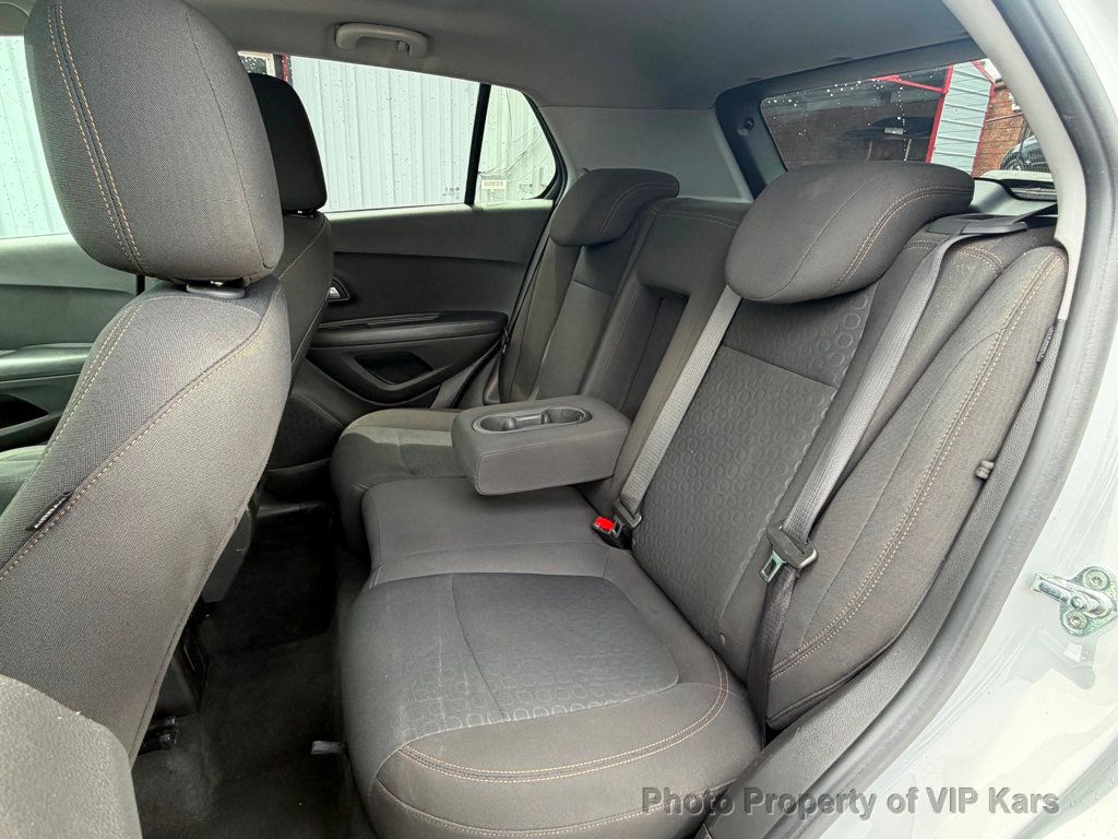 2020 Chevrolet Trax FWD 4dr LS - 23031846 - 13