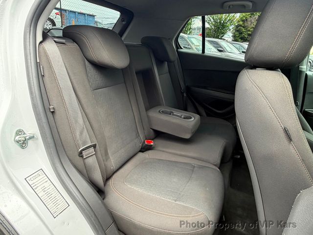 2020 Chevrolet Trax FWD 4dr LS - 23031846 - 14