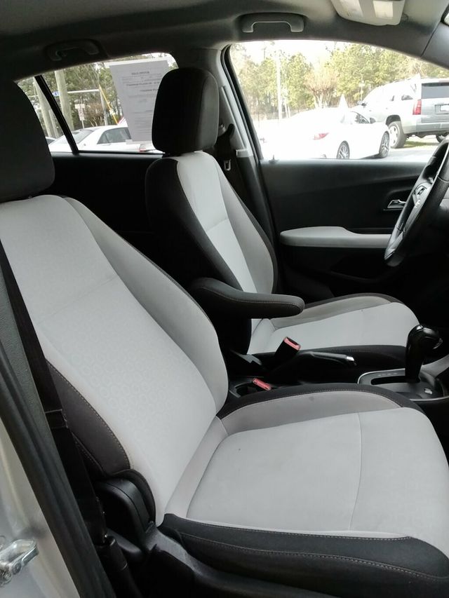 2020 Chevrolet Trax FWD 4dr LS - 22998702 - 10