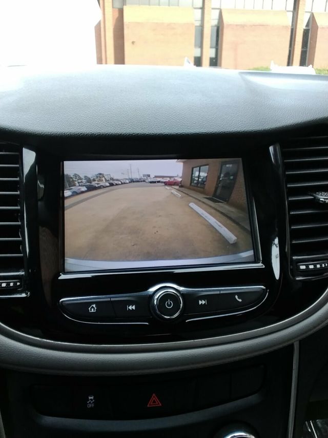 2020 Chevrolet Trax FWD 4dr LS - 22998702 - 21