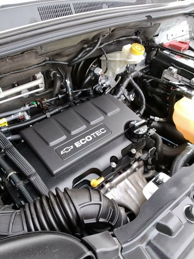 2020 Chevrolet Trax FWD 4dr LS - 22998702 - 24