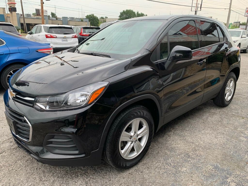 2020 Chevrolet Trax LS photo 3