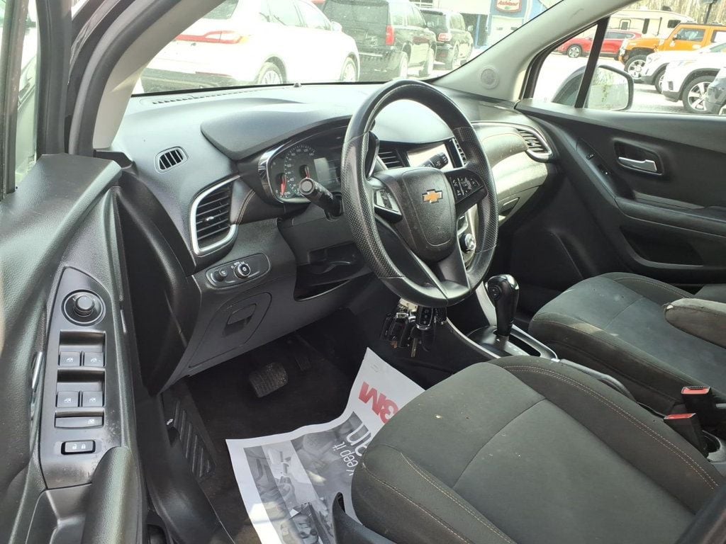 2020 Chevrolet Trax FWD 4dr LS - 22999625 - 5
