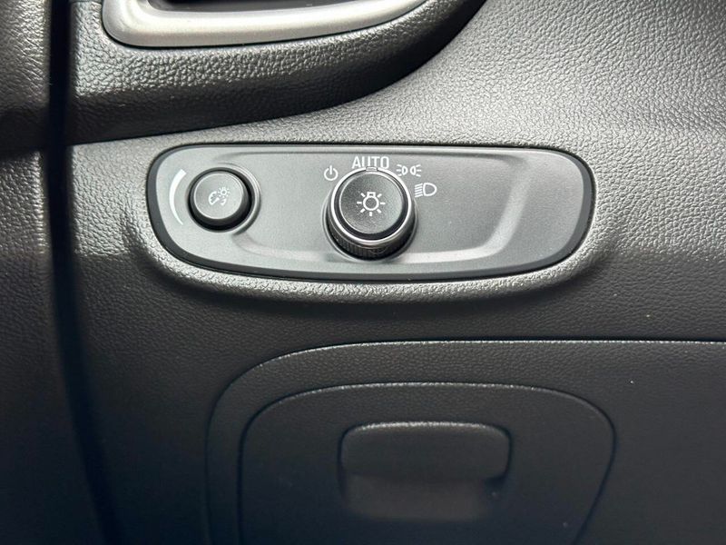 2020 Chevrolet Trax FWD 4dr LS - 22888584 - 31