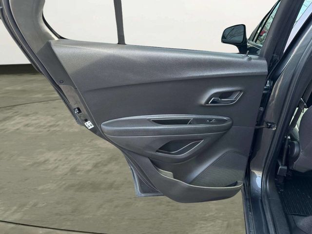 2020 Chevrolet Trax FWD 4dr LS - 22968393 - 11