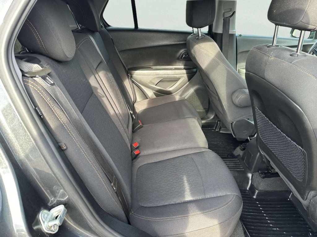 2020 Chevrolet Trax FWD 4dr LS - 22968393 - 13