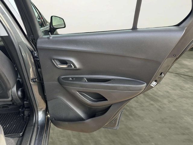 2020 Chevrolet Trax FWD 4dr LS - 22968393 - 14