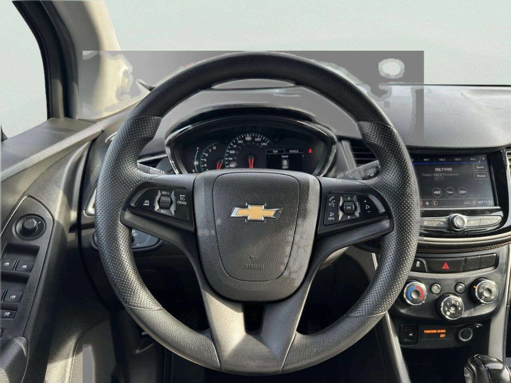 2020 Chevrolet Trax FWD 4dr LS - 22968393 - 20