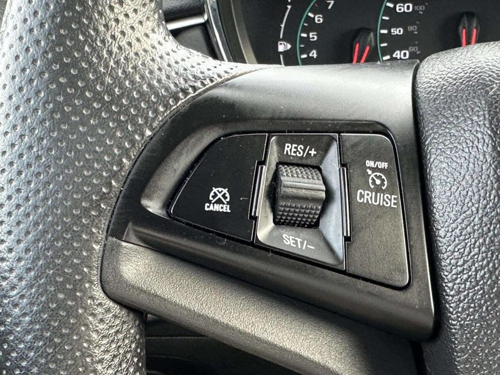 2020 Chevrolet Trax FWD 4dr LS - 22968393 - 24