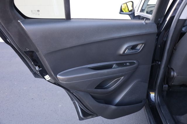 2020 Chevrolet Trax FWD 4dr LS - 22879963 - 17