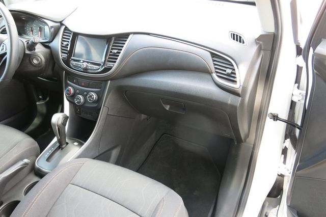 2020 Chevrolet Trax FWD 4dr LT - 22906616 - 11